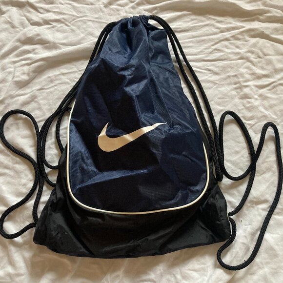 NWOT Nike Drawstring Backpack - Picture 4 of 4